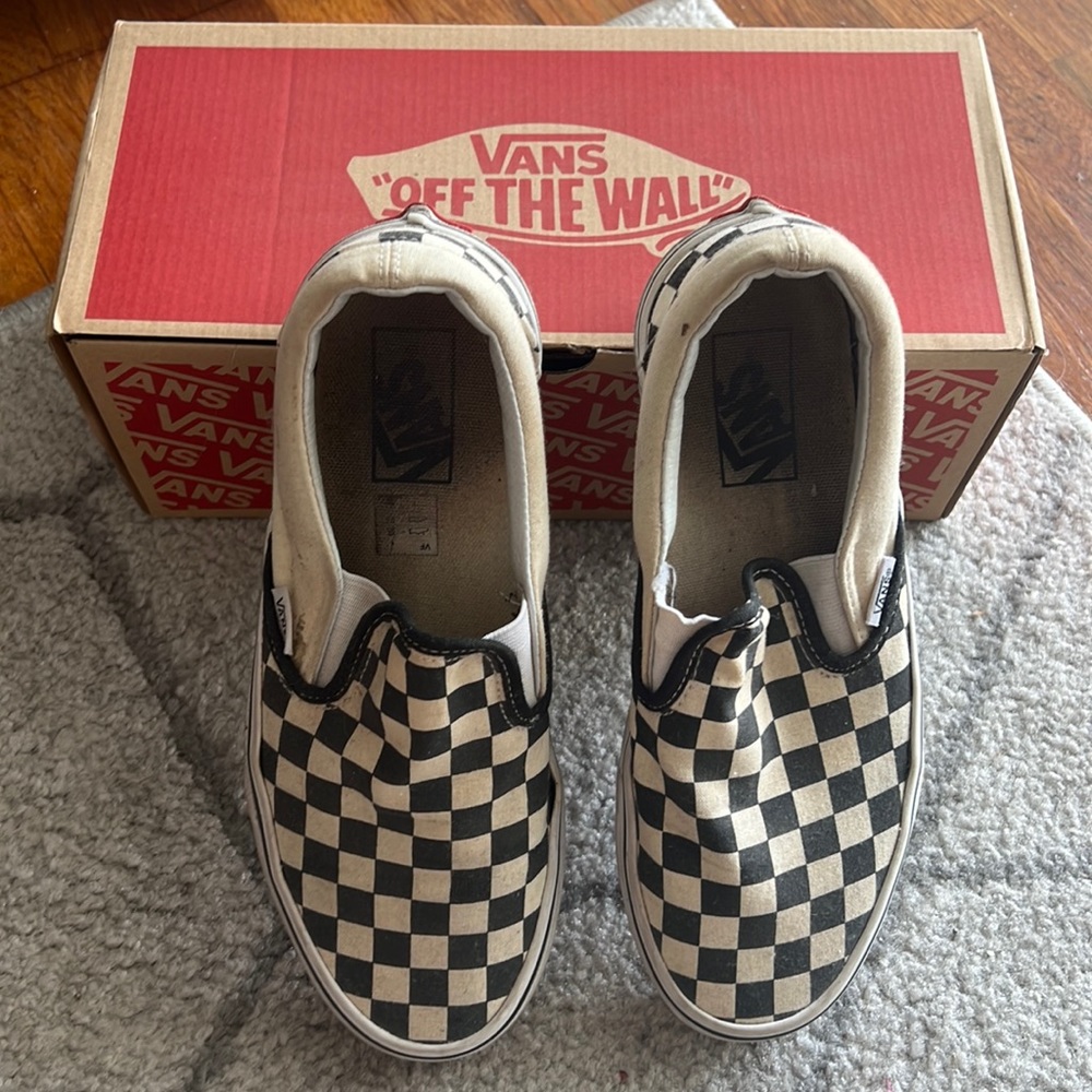 Vans classic, slip on black and white checkered (men’s 6.5 / women’s 8)